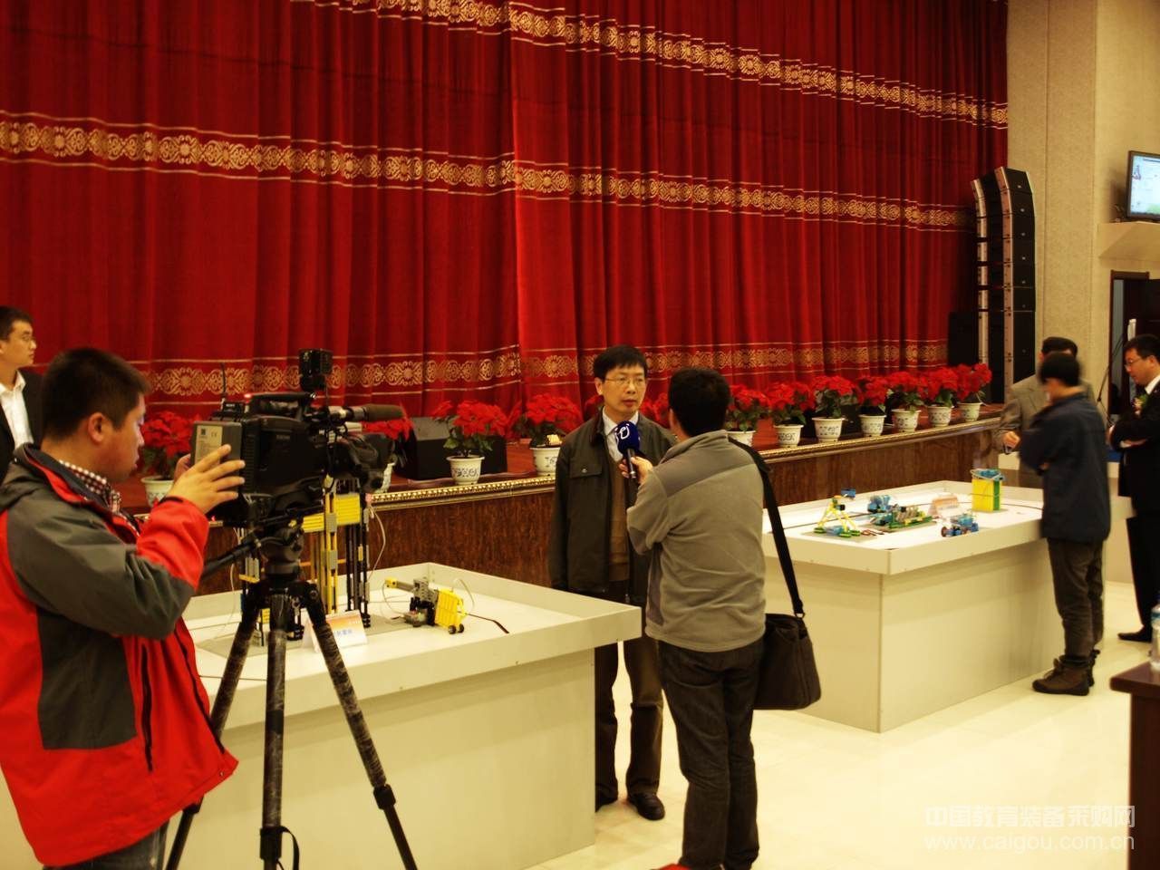 体育总局携手神州通信和智慧天下发展机器人教育