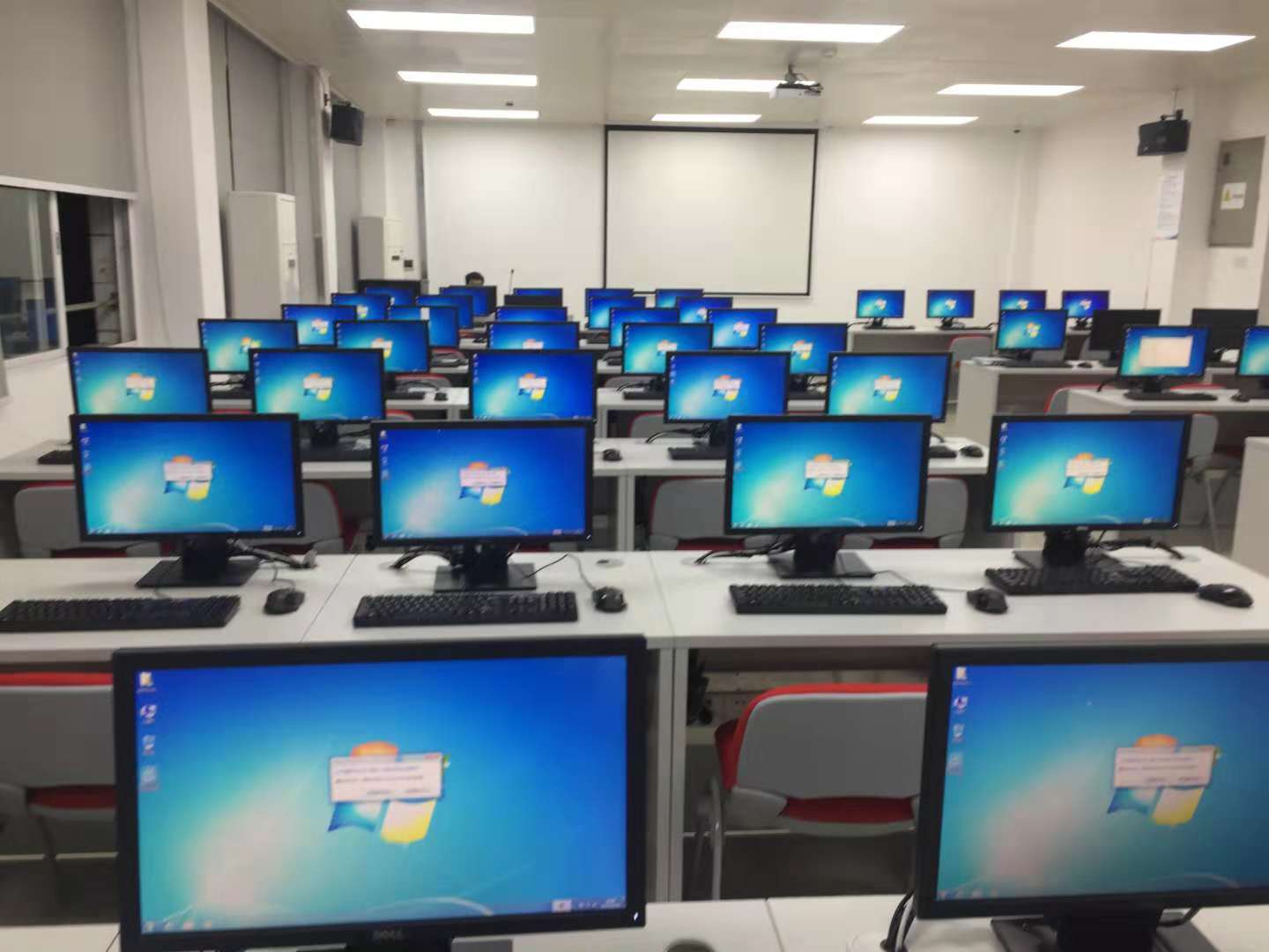 云終端電腦 學生云 電算化專用電腦 學校教育電腦