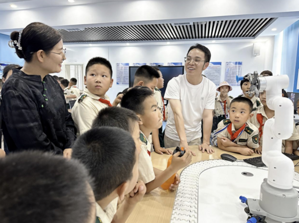 银川市西夏区大中小科学教育贯通对接活动走进辖区高等院校