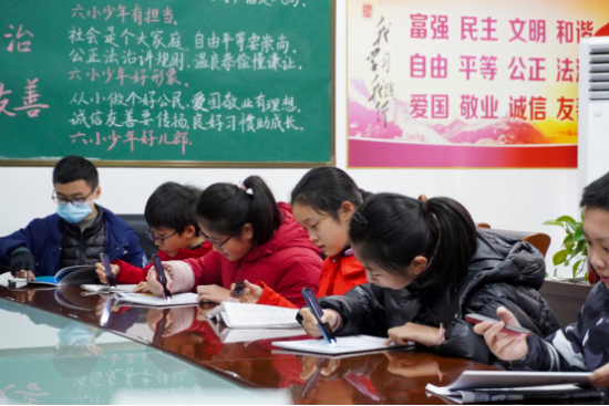 訊飛掃描詞典筆走進合肥市六安路小學，用科技賦能教育