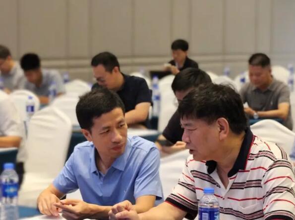 立達信承辦的全國照明電器標準化技術委員會換屆大會暨《教室照明標準》審查會在廈召開