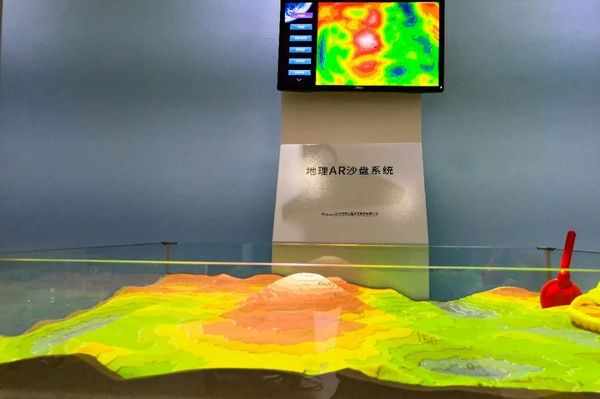 案例 | 推动地理教学智慧化——玉溪一中数字化地理教室