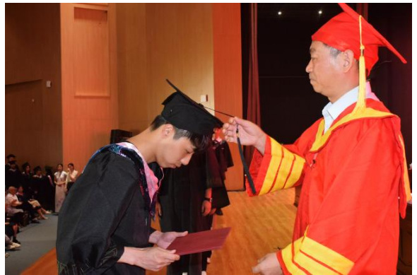 景德镇学院隆重举行2022届毕业生毕业典礼暨学位授予仪式
