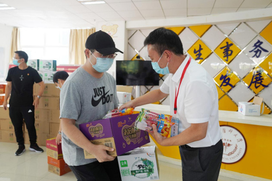 貴州醫科大學：愛心物資送一線 領導慰問暖人心
