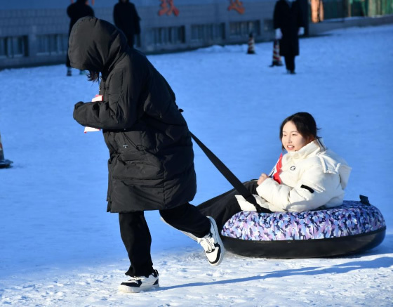 河北民族师范学院举办第六届“冰雪魂 民族情”趣味运动会