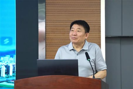 行業頂尖專家云集 第28屆大型強子對撞機前沿系列研討會在通化師范學院召開