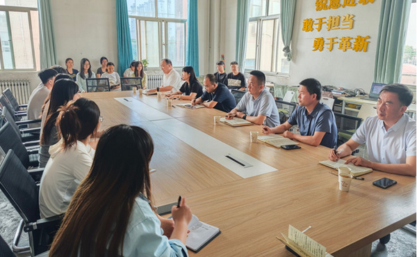 河西学院党委书记梁兆光参加“校领导接待日”与学生代表面对面交流