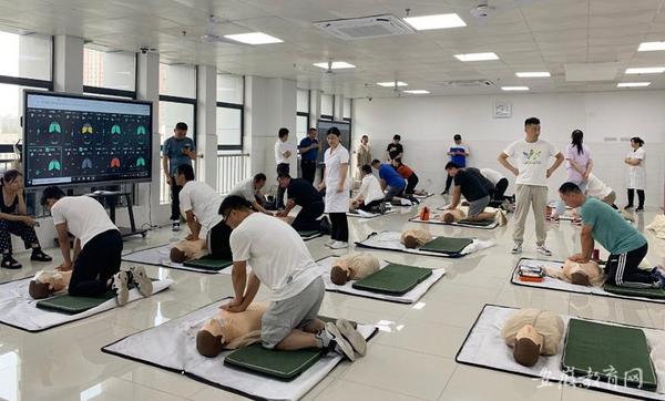 安徽省教育厅开展全省中小学体育骨干教师心肺复苏与应急救护培训