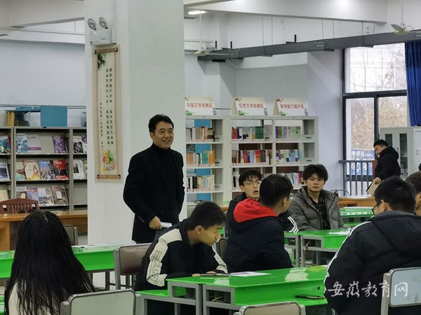 合肥鐵路工程學校圖書館閱覽室舊貌換新顏