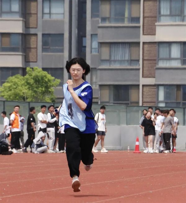筑夢新征程！西安建筑科技大學舉行第58屆田徑運動會