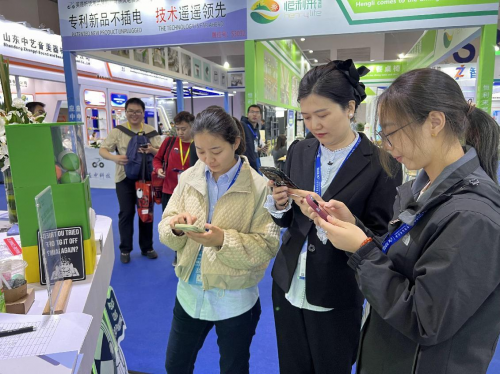 C位出道 | 創想三維3D打印機亮相重慶·中國教育裝備展，GS-01深受追捧