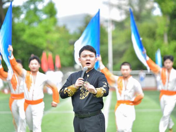 西南石油大学南充校区举行第十三届田径运动会