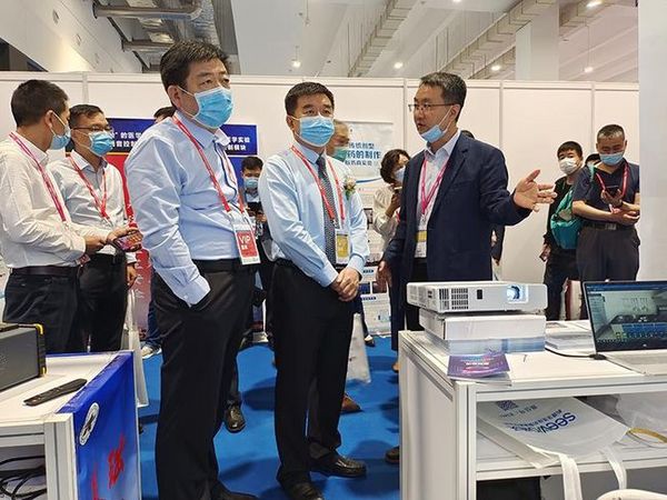 刁玉華副廳長率團參加第56屆中國高等教育博覽會