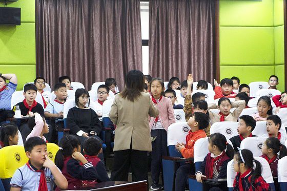 博物馆课程进校园，构建“馆校”合作的新桥梁｜浸思学院×丁荷小学