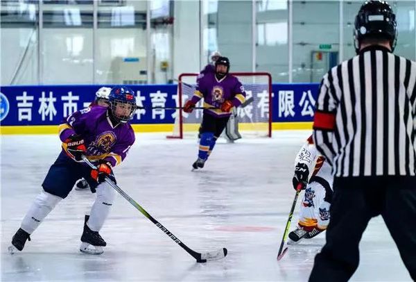 2023-2024年中国小学生冰球冬令营开营