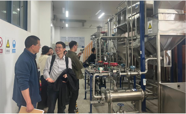 贵州大学资源与环境工程学院吴起鑫教授一行到昆明理工大学开展专题调研